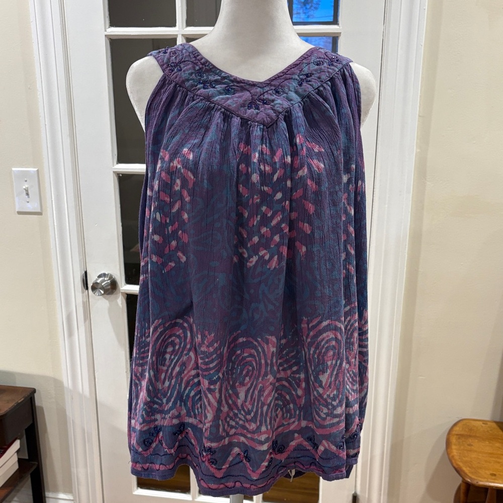 Just Cruising Women’s Purple-Pink Beaded Sleeveless Boho Top. Size M
